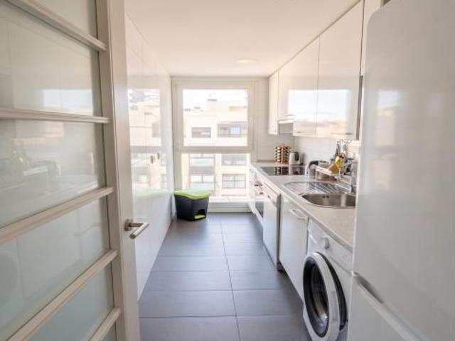 HABITACIÓN CON BAÑO PRIVADO Y TERRAZA DE USO PRIVADO