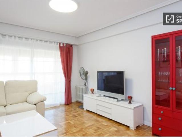 Habitación con calefacción en el apartamento de 5 dormitorios, Retiro