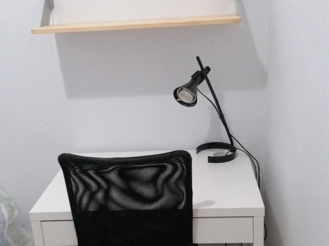 Habitación Confortable junto a Plaça de Maragall