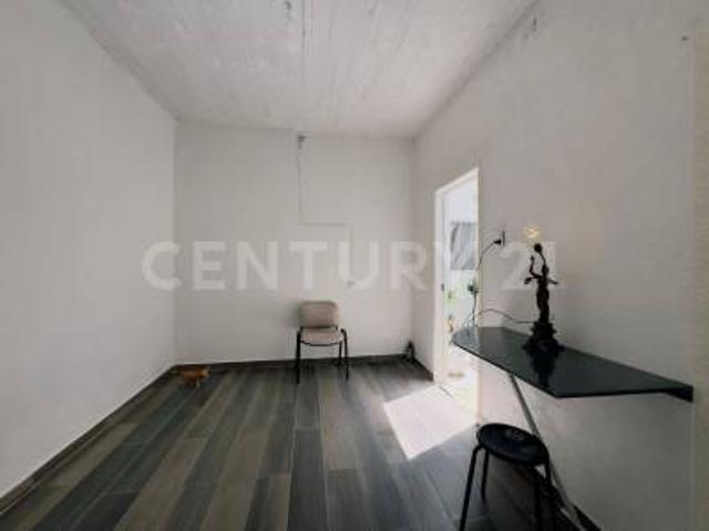 Habitación disponible para estudiante o profesionista mujer