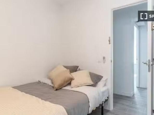 Habitación doble moderna en Villaverde