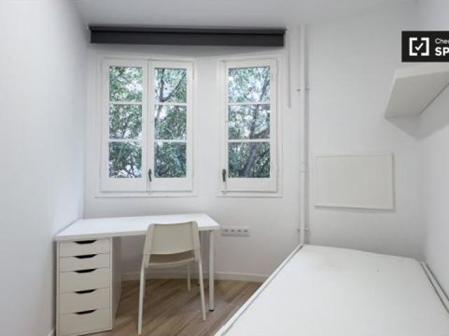 Habitación doble compartida en residencia de estudiantes para alquilar en Barcelona