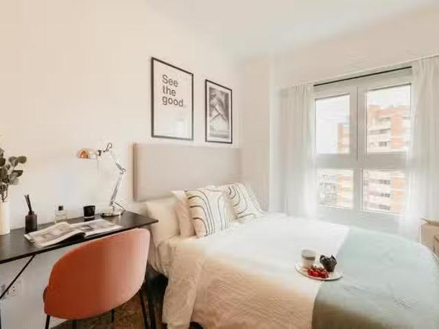 Habitación en Avenida Alcalde Gisbert Rico, Ciudad de las Arte.