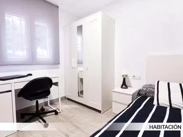 Habitación en Avenida Doctor Fedriani