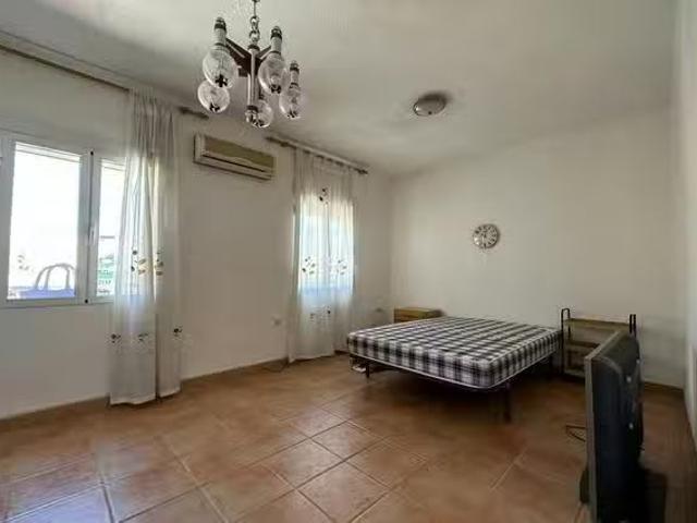 Habitación en Avenida de Andalucía, Cerrillo de Maracena