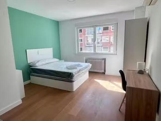 Habitación en Avenida de Baviera, Guindalera