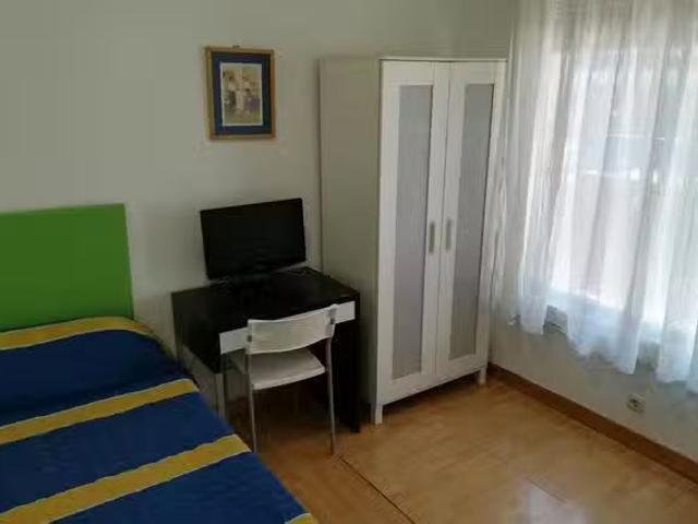 Habitación en Avenida de los Toreros, Guindalera