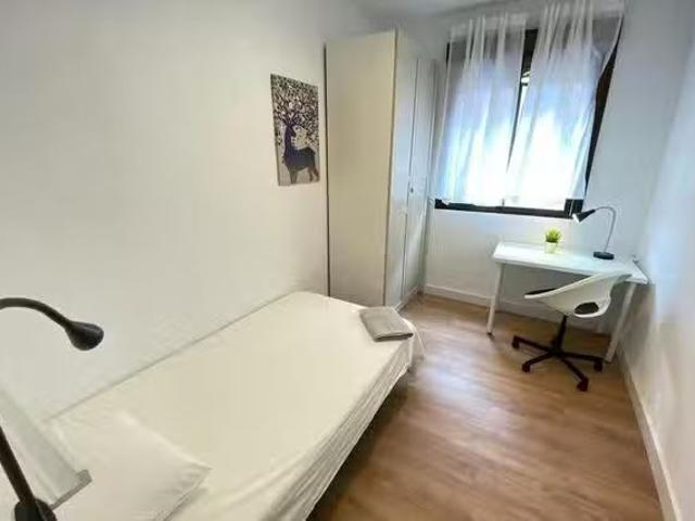 Habitación en Avenida de la Albufera, Numancia