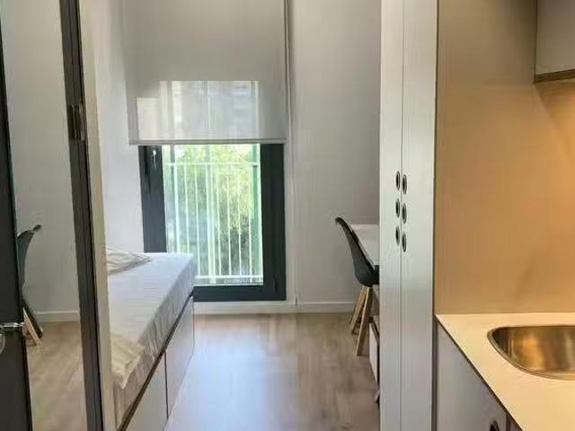 Habitación en Avenida de la Palmera, Sector Sur