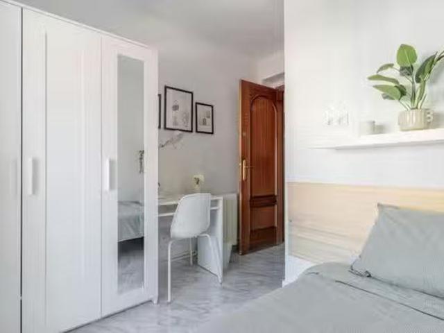 Habitación en Avenida de San Luis, Hortaleza