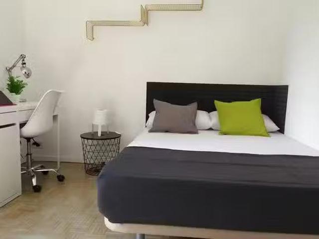 Habitación en Avenida de Portugal, Puerta del Ángel