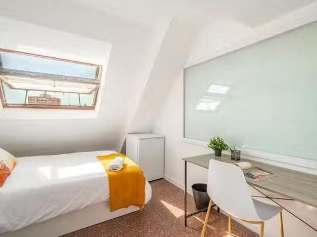 Habitación en Avenida de Valladolid, Moncloa Aravaca