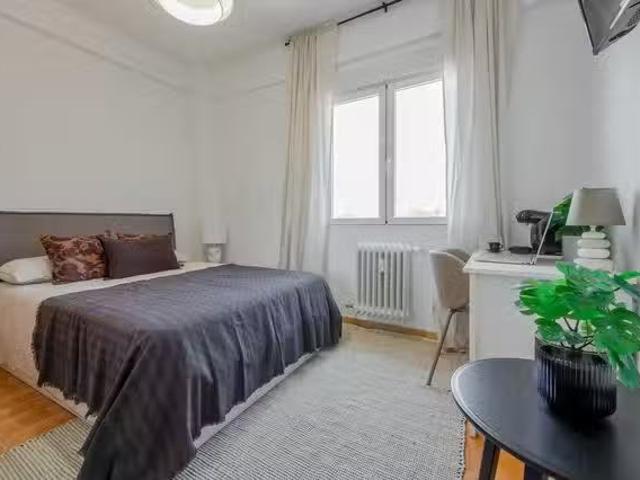 Habitación en Avenida del Llano Castellano, Valverde