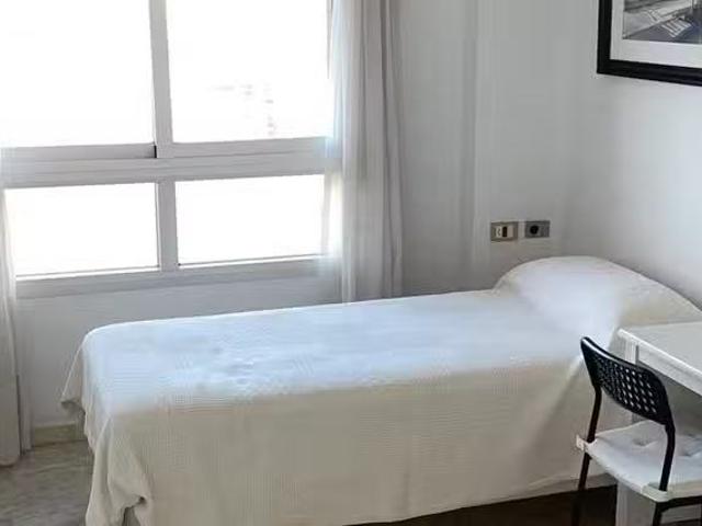 Habitación en Avenida Flota de Indias, Los Remedios