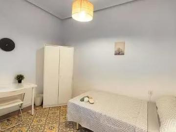 Habitación en Avenida Jijona, Carolinas Bajas
