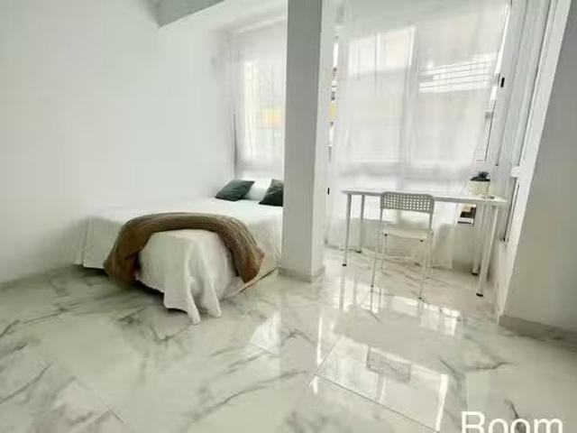 Habitación en Avenida Sánchez Pizjuan, La Palmilla Doctor Mara.