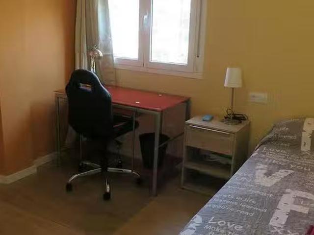 Habitación en Avenida Santa Cecilia, Barrio León