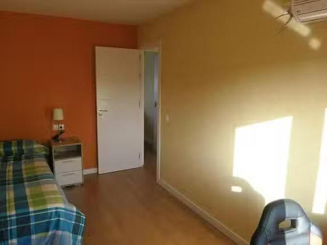 Habitación en Avenida Santa Cecilia, Barrio León