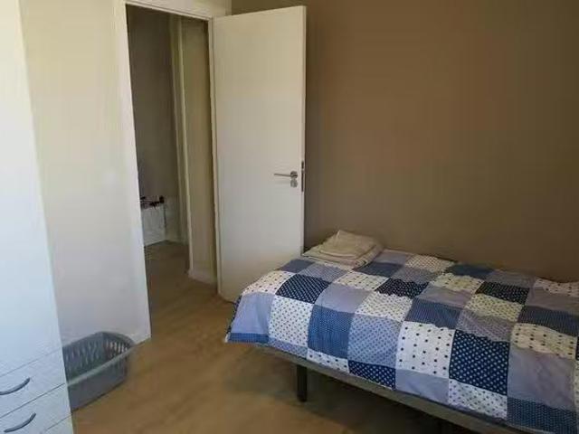 Habitación en Avenida Santa Cecilia, Barrio León