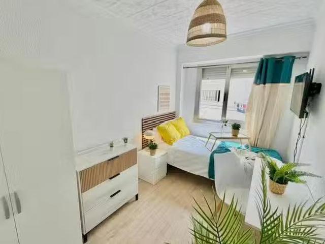 Habitación en Avinguda Novelda, Los Ángeles