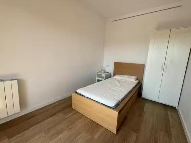 Habitación en Avinguda de Francesc Macià