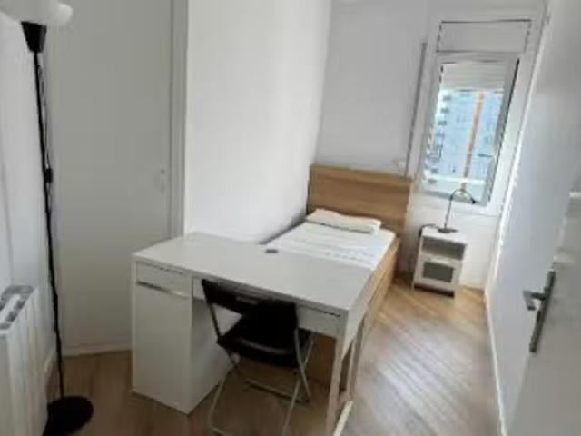 Habitación en Avinguda de Francesc Macià