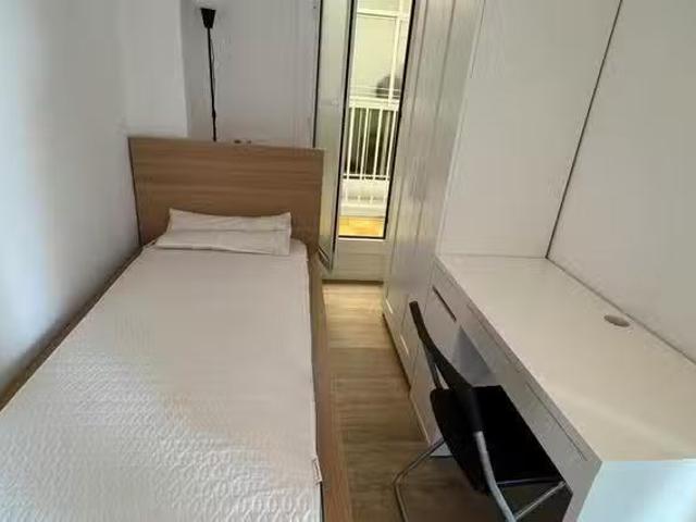 Habitación en Avinguda de Francesc Macià