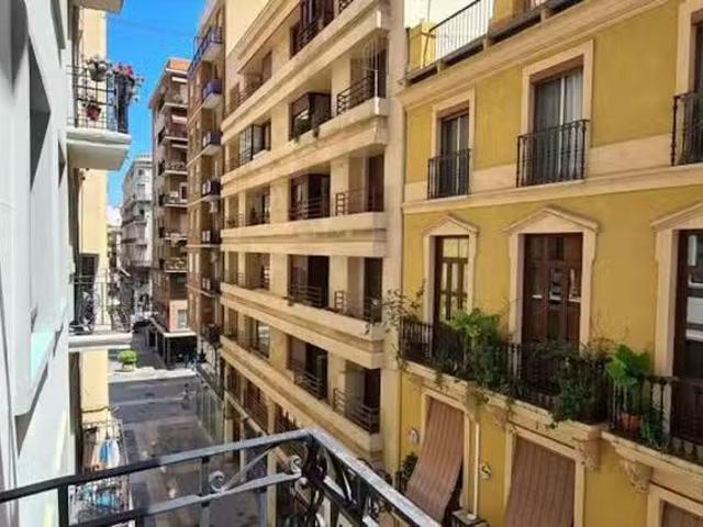 Habitación en Avinguda de l'Oest, Ciutat Vella
