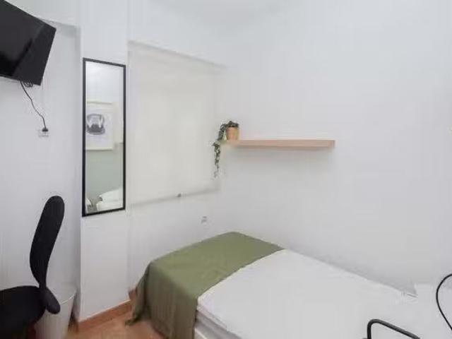Habitación en Avinguda de Peris i Valero