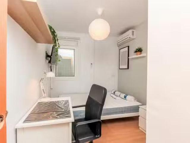 Habitación en Avinguda del Carrilet