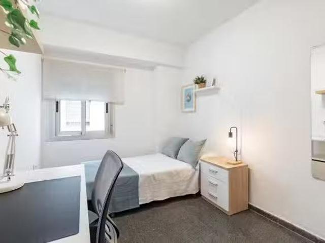 Habitación en Avinguda del Port