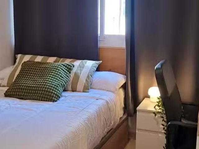 Habitación en Avinguda del Primat Reig