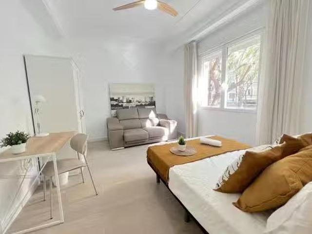 Habitación en Avinguda del Regne de València, Gran Via