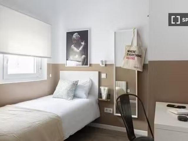 Habitación en alquiler en apartamento de 3 dormitorios en Geta.