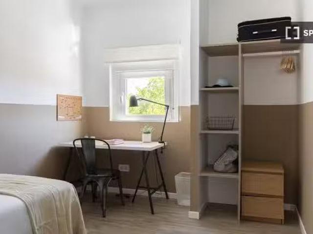 Habitación en alquiler en apartamento de 3 dormitorios en Geta.