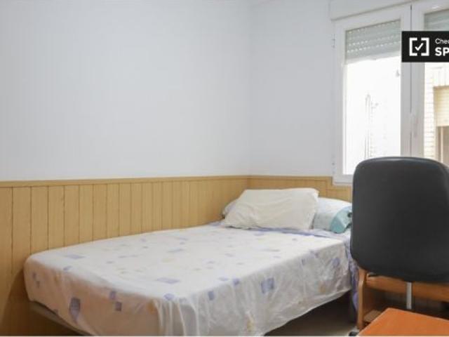 Habitación en alquiler en apartamento de 3 dormitorios en Getafe, Madrid