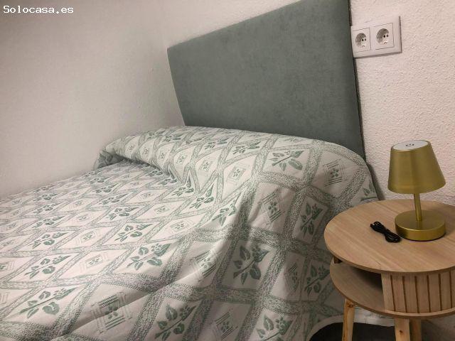 Habitación en Alquiler en Jaén Ideal Ubicación cerca de Renfe y Bulevar