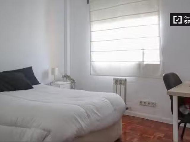 Habitación en alquiler en piso compartido en Fontarrón, Madrid