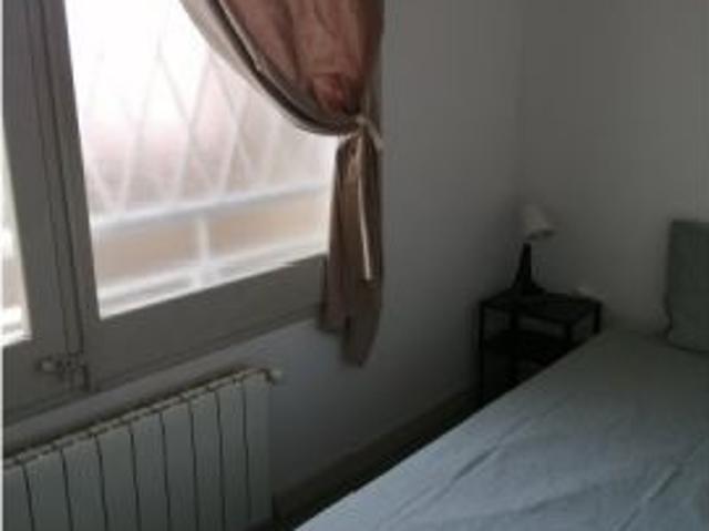 Habitación en alquiler en piso de 9 habitaciones en Eixample Esquerra Solo chicas