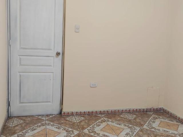 Habitación en alquiler en San Juan de Miraflores con baño compartido