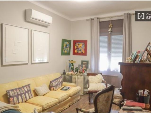 Habitación en alquiler en un apartamento de 2 dormitorios en Chamartín