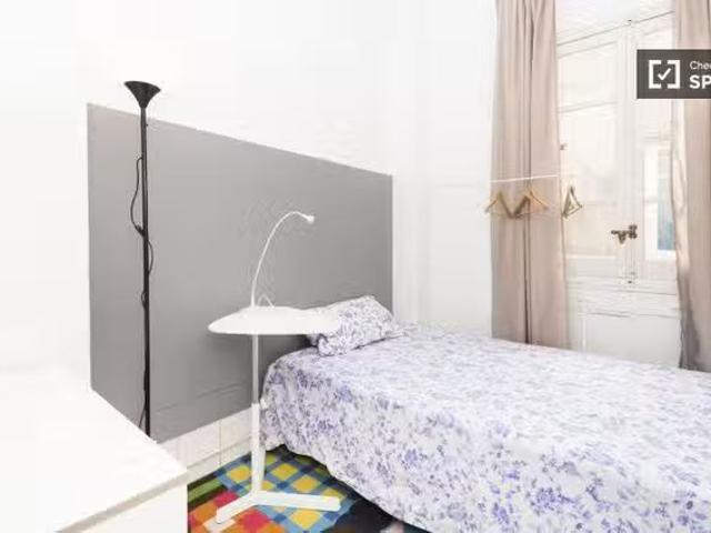 Habitación en alquiler en un apartamento de 5 dormitorios en S.
