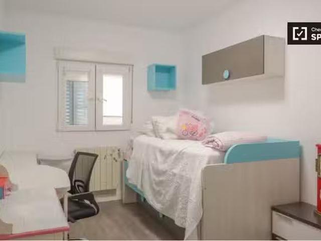 Habitación en alquiler en Valdezarza, Madrid