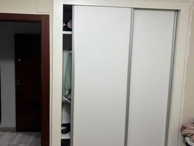 Habitación en alquiler para chica estudiante en el Valle, próxima a la Universidad