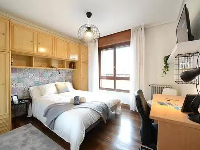 Habitación en Amadeo Deprit Kalea, Iturrialde