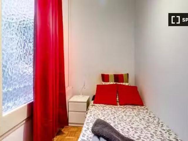 Habitación en apartamento de 10 habitaciones en el Eixample Es.