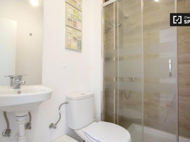 Habitación en apartamento de 4 dormitorios en Camins al Grau, Valencia