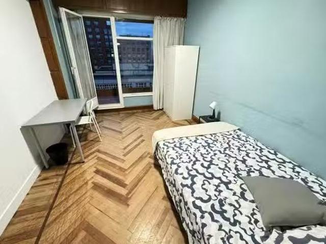 Habitación en Areiltza Doktorearen Zumarkalea, Abando