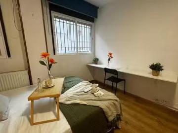 Habitación en Calle Avellana, Ciudad Lineal