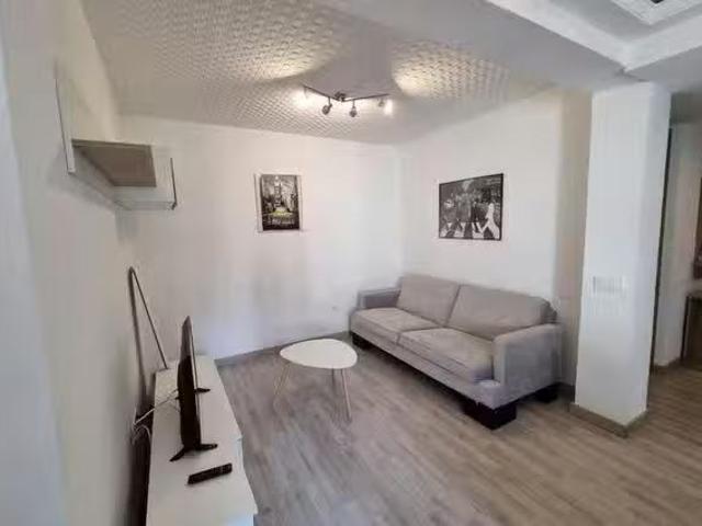 Habitación en Calle Avilés, Laviada